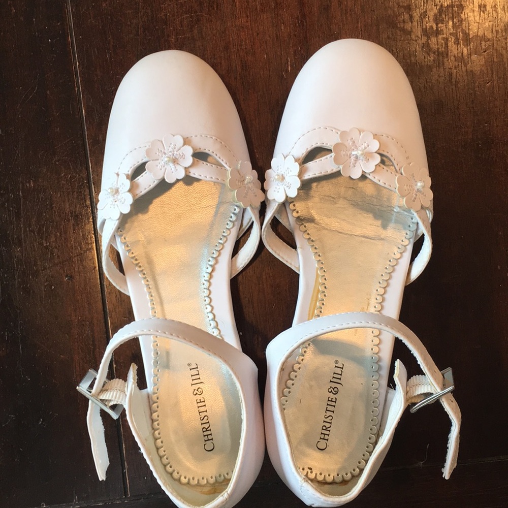 Christie and Jill girls white dress shoes